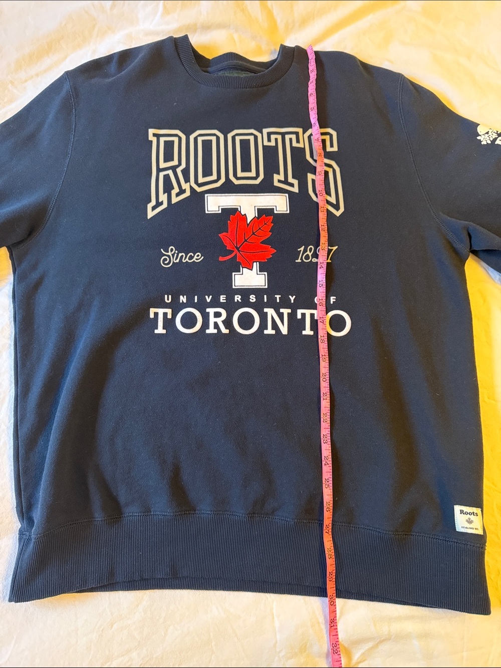 Roots University of Toronto Navy Crewneck Sweatshirt with Red Maple Logo Canada - Picture 6 of 6